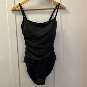 LA BLANCA classic black swimsuit